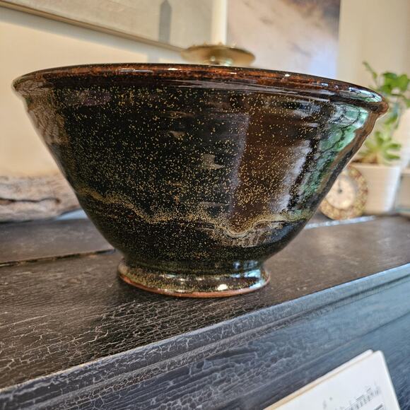 Hand Thrown Pottery Serving Bowl 2.5 Quart - Picture 2 of 6